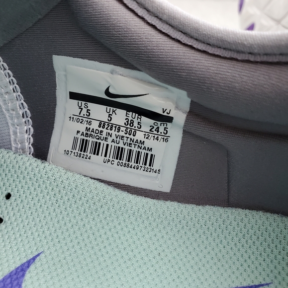 NIKE training shoes - size US 7.5 - Picture 5 of 5